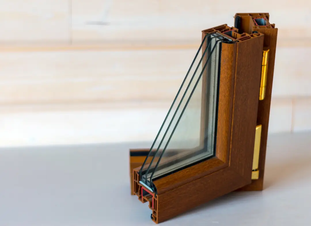 Installation de fenêtre en bois sur mesure Les Monts d'Aunay